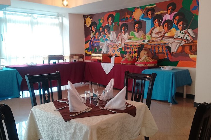 Dining 18 of 19