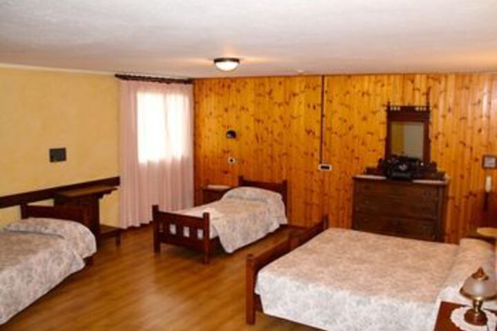 Room 18 of 27