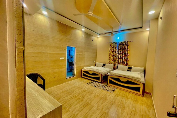 Room 26 of 40