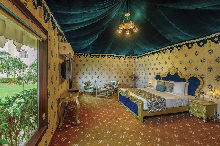 Room 5 of 110