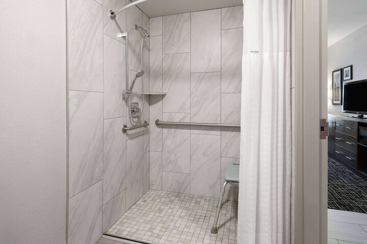 Room 16 of 26