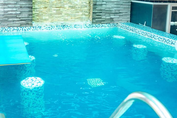 Pool 98 of 143