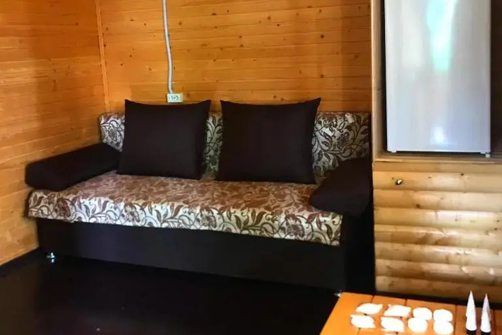 Room 4 of 10