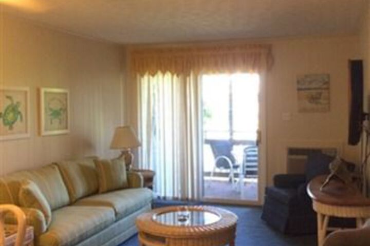 Photo of Mariners Cove a 313 by RedAwning