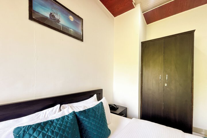 Room 8 of 69