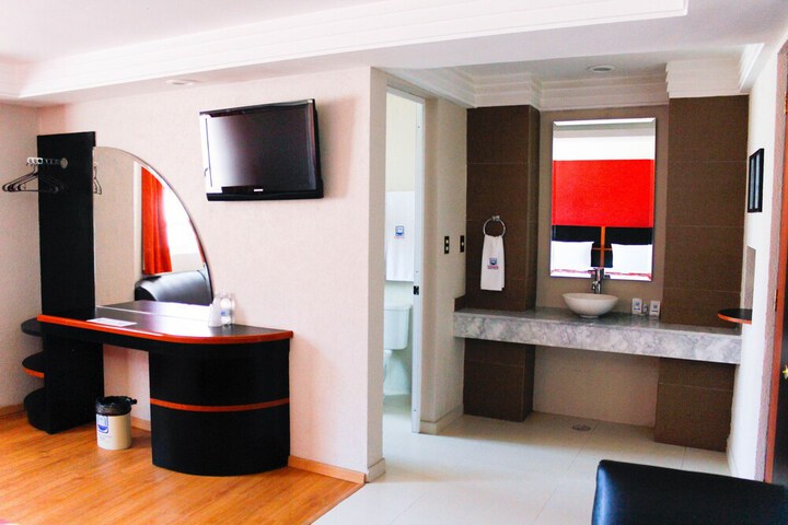 Room 8 of 15