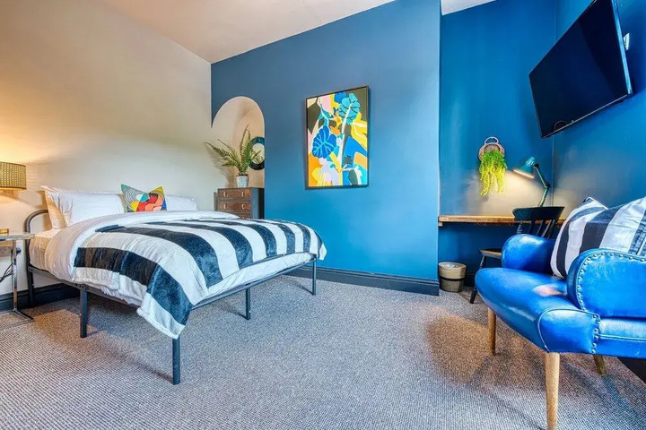 Room 18 of 19