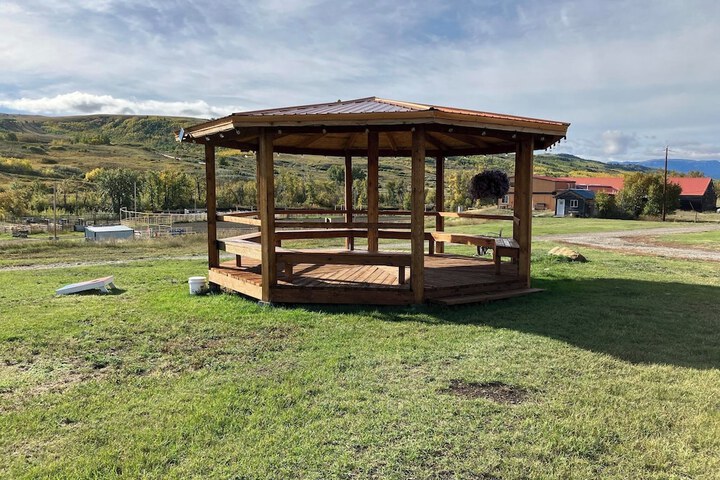 Hotel Exterior 12 of 16