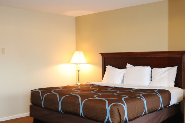 1 King Bed Room with Free WiFi, Refrigerator, Microwave (1 of 3)