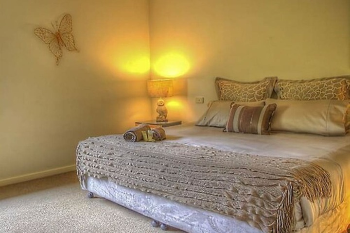 Room 8 of 40