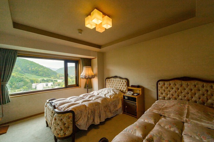 Room 40 of 190