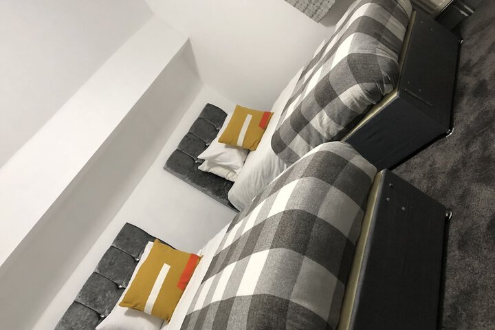 Room 16 of 32
