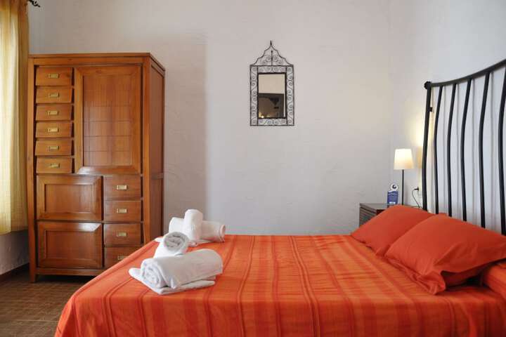 Room 9 of 26