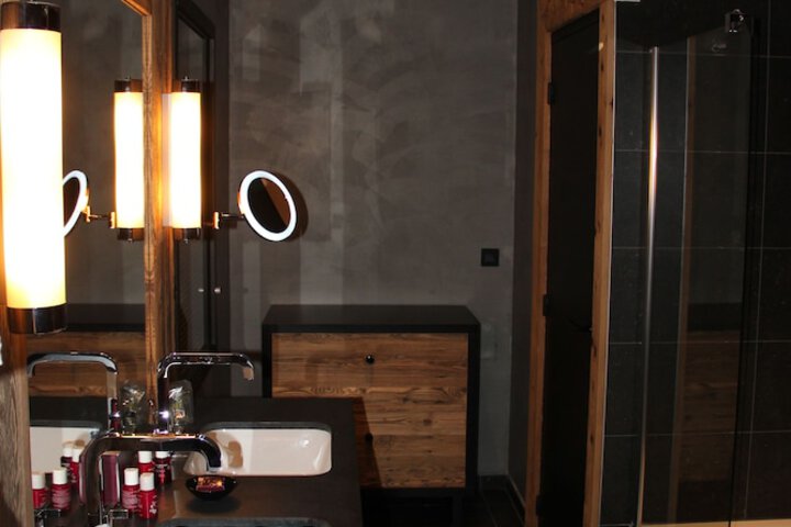 Room 48 of 110