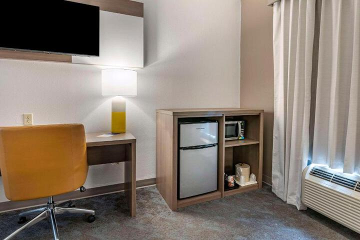 2 Queen Beds Accessible (1 of 9)