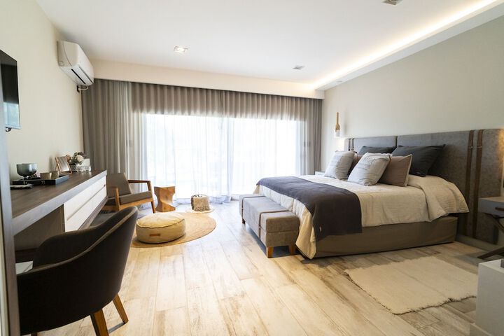 Room 3 of 48