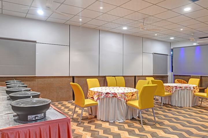 Ballroom/Hall 38 of 43