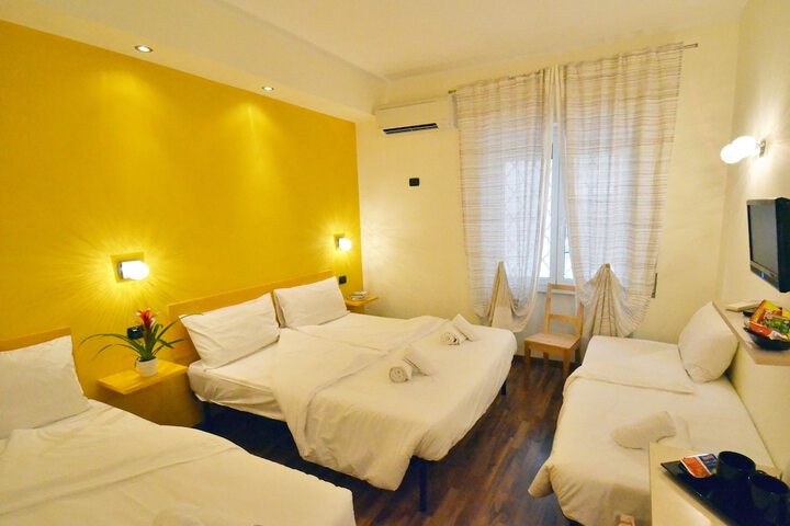 Room 16 of 28
