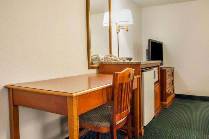 2 Double Beds (6 of 12)