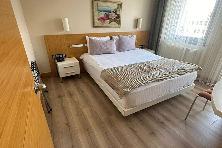 Room 13 of 46