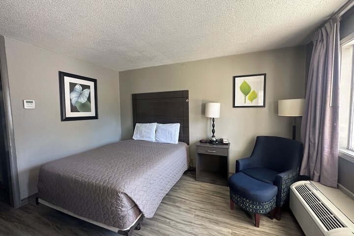 Room 13 of 19