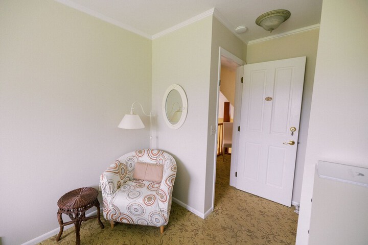 Room 10 of 46