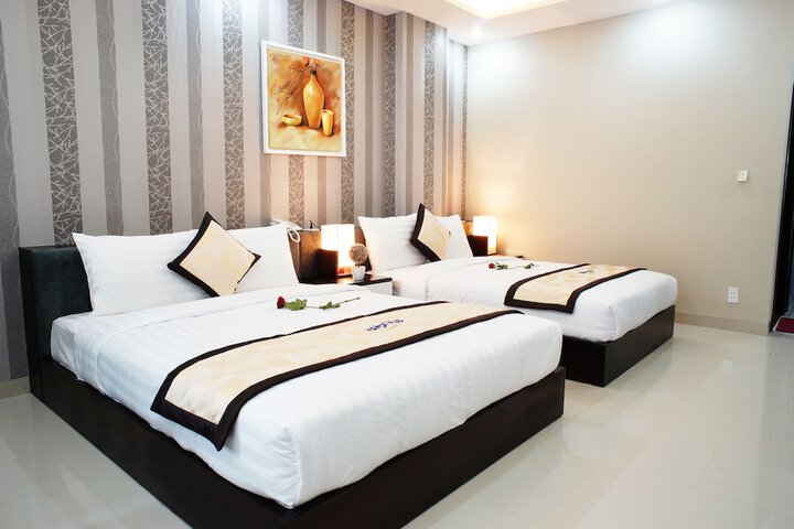 Room 25 of 38