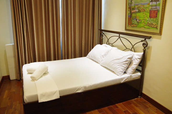 Room 6 of 29