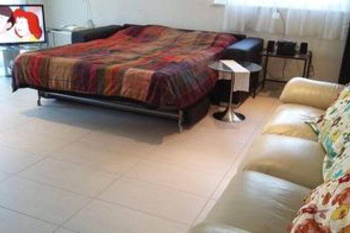 Room 8 of 22