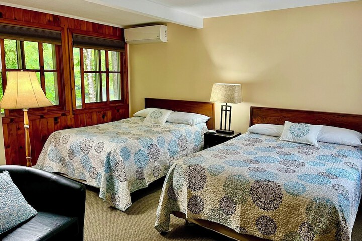 Room 7 of 106