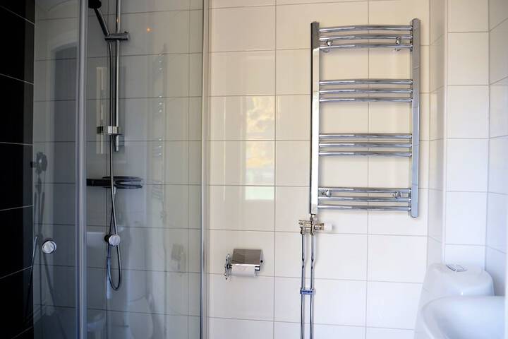 Room 46 of 89