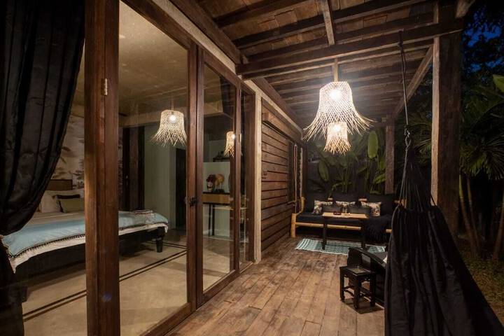 Room 3 of 20
