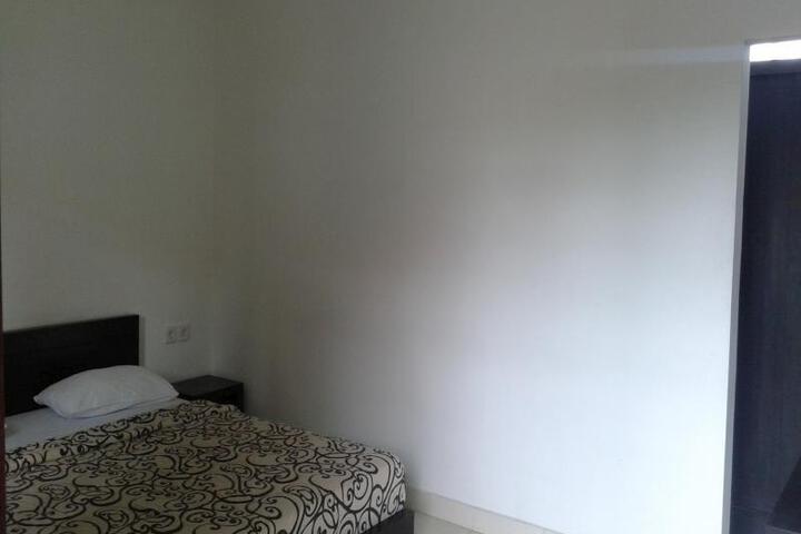 Room 2 of 5