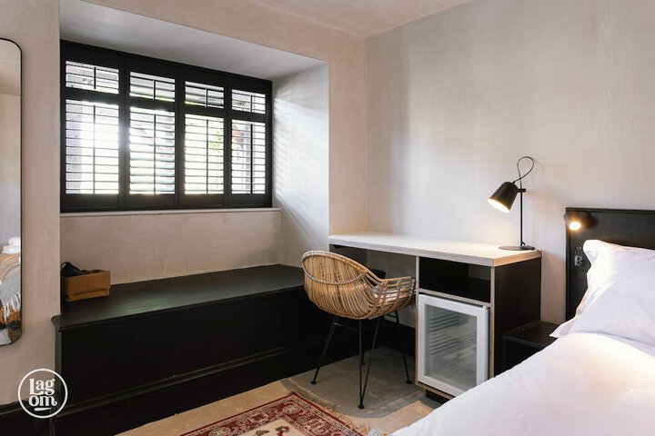 Room 25 of 68