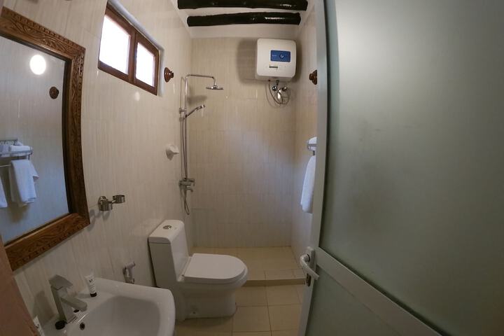 Room 17 of 27