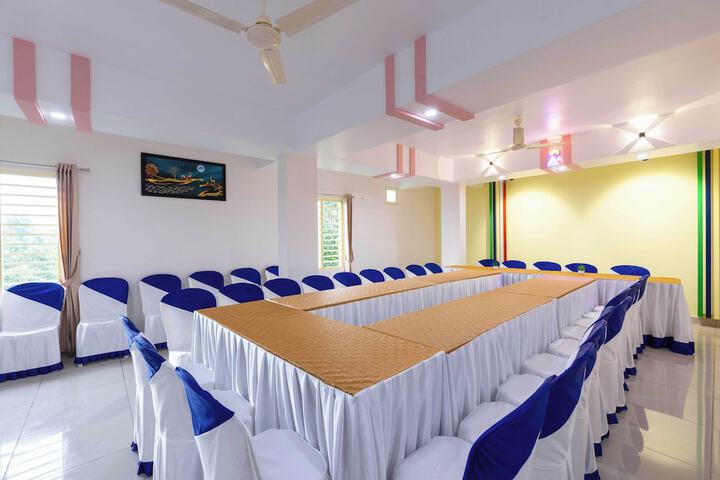 Ballroom/Hall 30 of 38