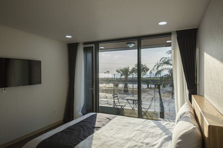 Room 10 of 41