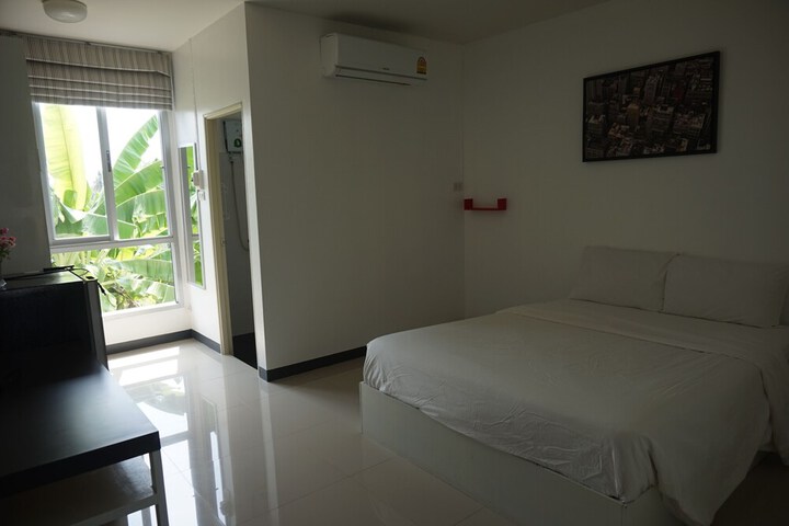 Room 5 of 51