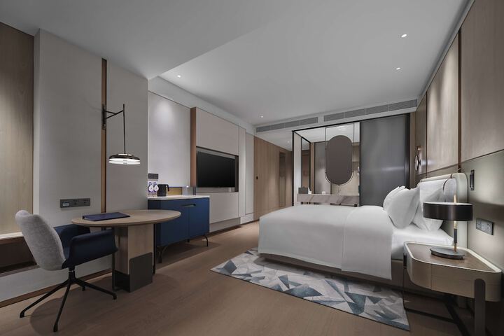 Room 13 of 51