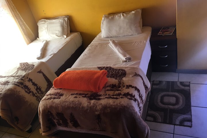 Room 6 of 25