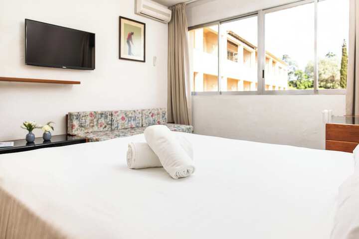 Room 35 of 79