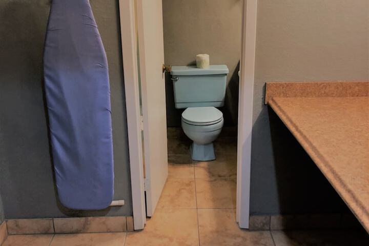 Room 5 of 38