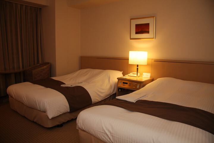 Room 13 of 75