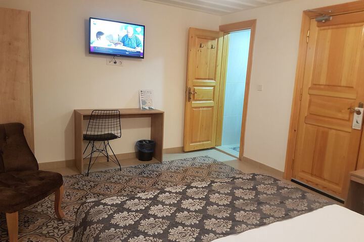 Room 38 of 62