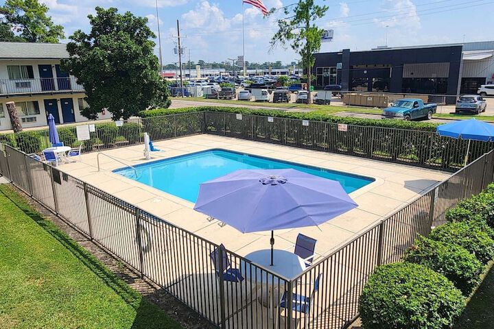 Pool 105 of 125