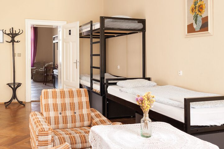 Room 7 of 38