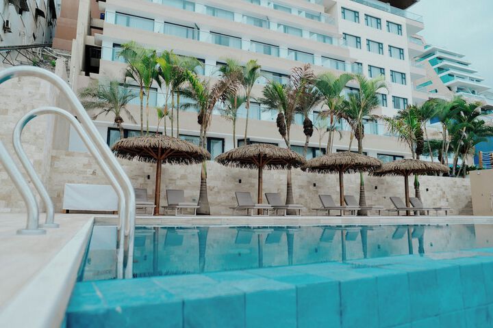 Hotel 74 of 77