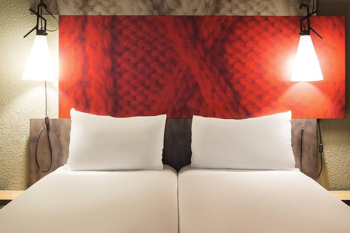 Room 6 of 29