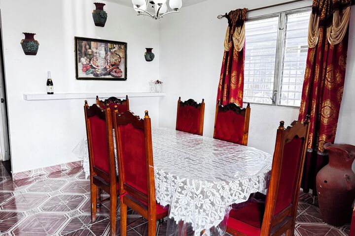Room 4 of 7