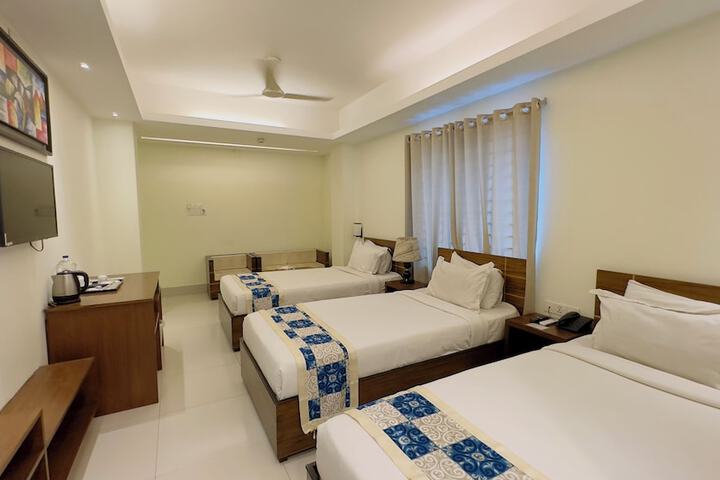 Room 93 of 117